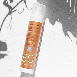 RED GRAPE - Rozświetlający krem ochronny do twarzy SPF50