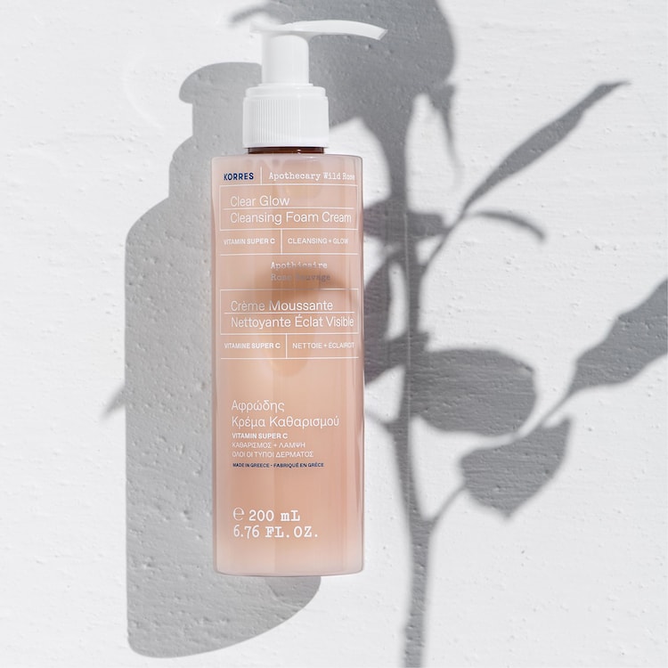 Apothecary Wild Rose - Oczyszczająca pianka do mycia twarzy