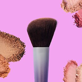 Brush -  Abgeschrägter Pinsel zum Auftragen von Blush