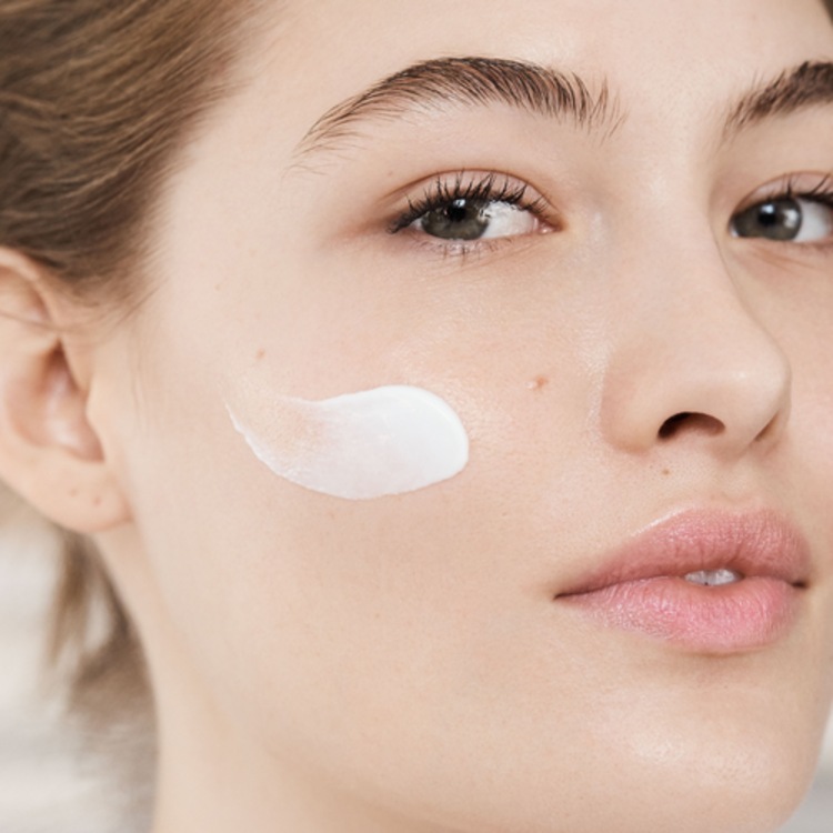 DayWear - Crème Hydratation 24h Multi-Protection SPF 15