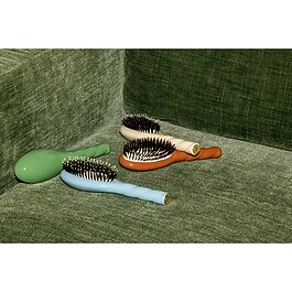 La Petite Brosse N&deg;4 La Massante &ndash; En Nylon Boul&eacute; pour Tous Types de Cheveux