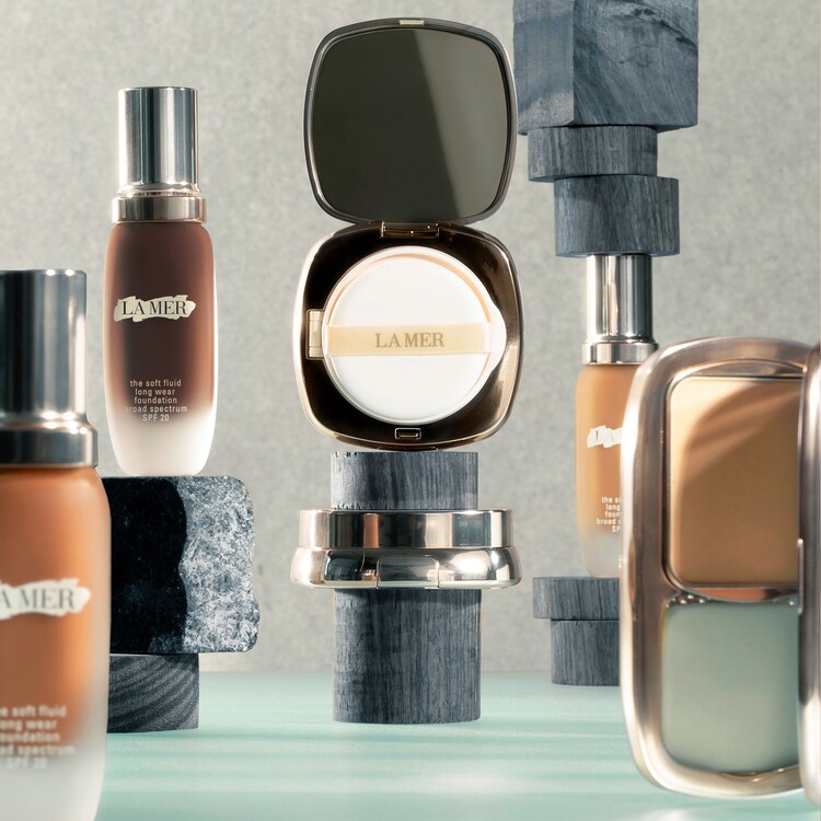 Le Fond de Teint Poudre Hydratant Soyeux