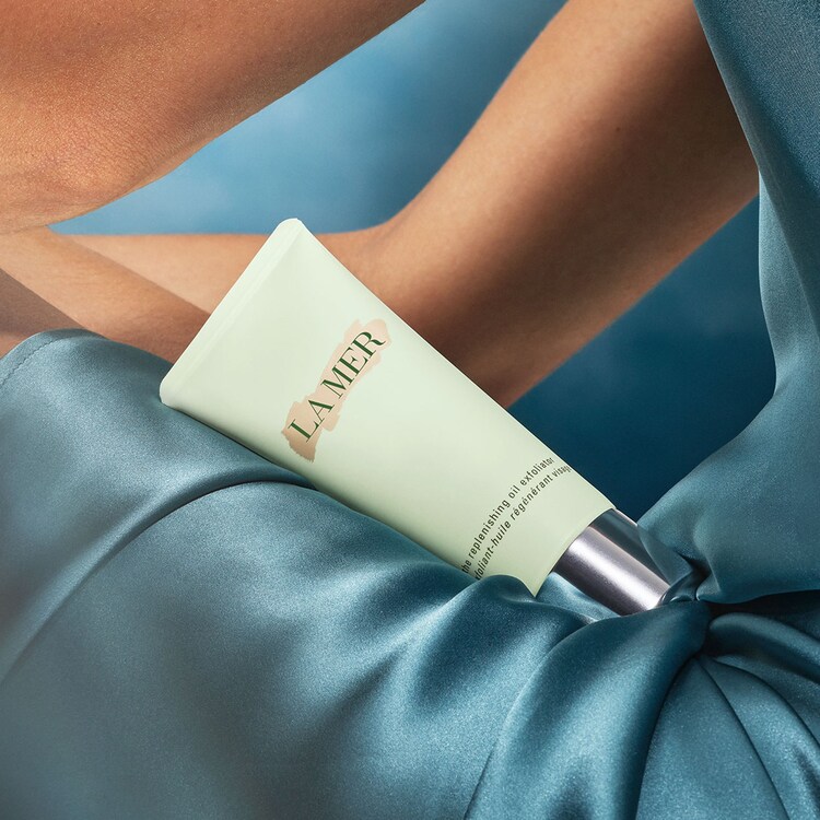 The Replenishing Oil Exfoliator