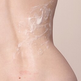 La Perla Beauty - Kojący olejek pod prysznic i do kąpieli