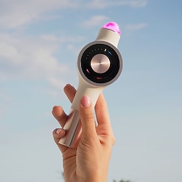 Appareil - Technologie brevetée à 5 lumières LED pour régénérer la peau