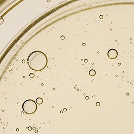 Curl Moisturizing Shine Oil - Olio di cura per tutti i tipi di ricci