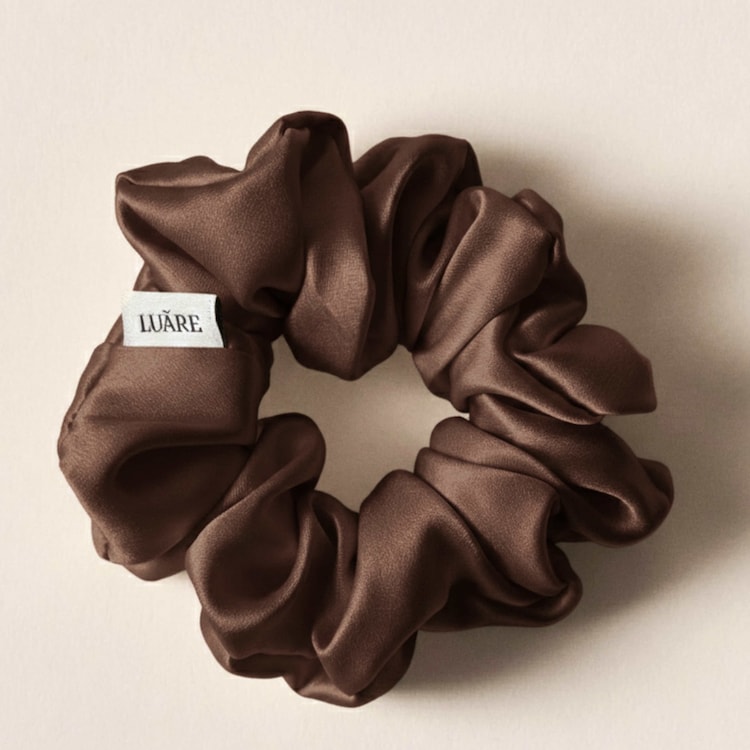 The Midi Scrunchie Nougat - jedwabna gumka do włosów