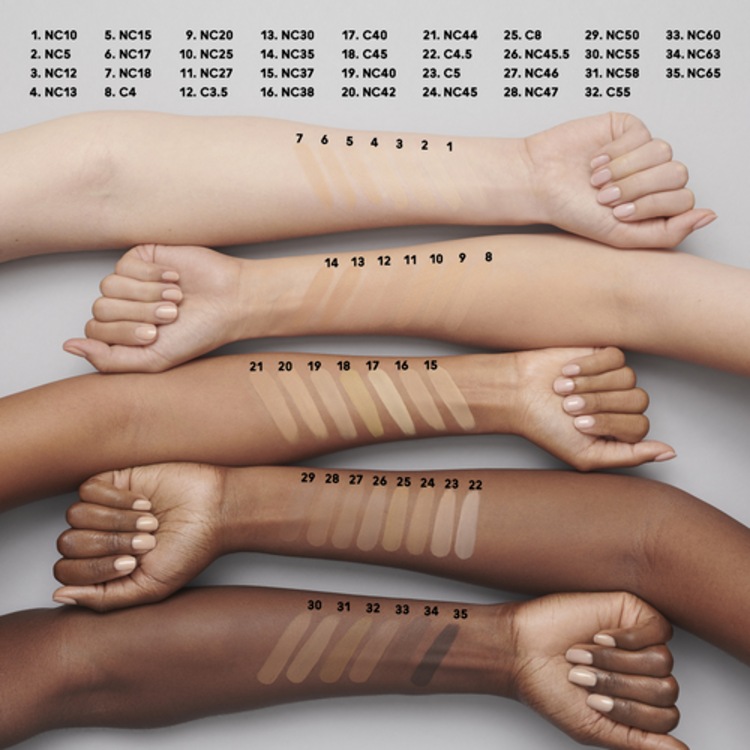 Studio Fix Fluid SPF15 - Fond de teint mat longue tenue enrichi en soin