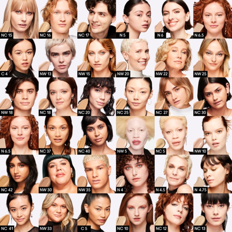 Studio Fix Fluid SPF15 - Fond de teint mat longue tenue enrichi en soin