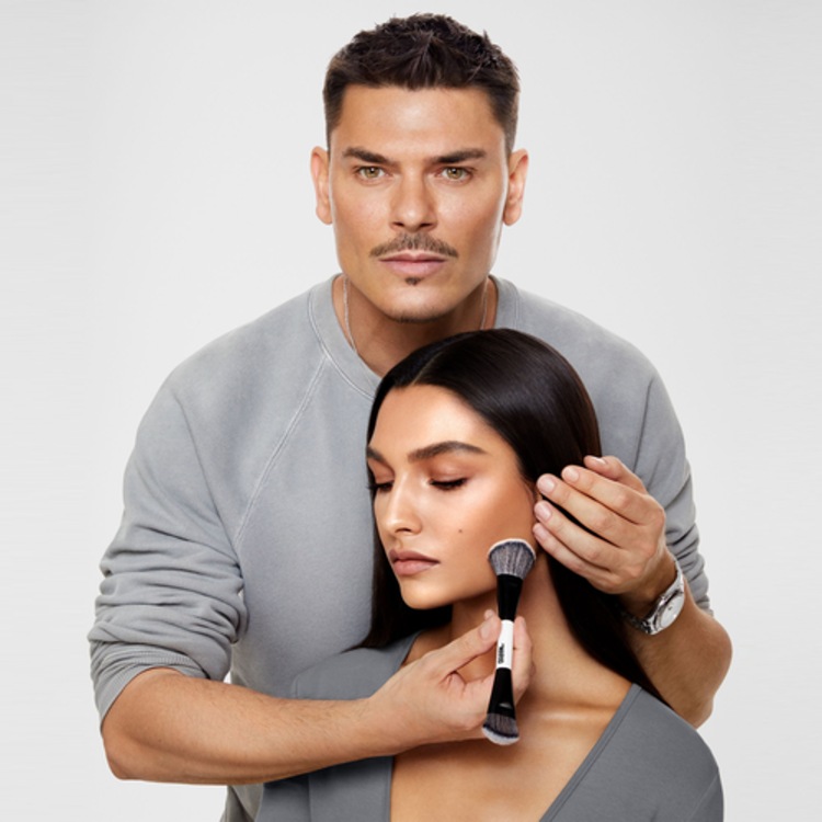 SurrealSkin™ Foundation - Fond de teint liquide