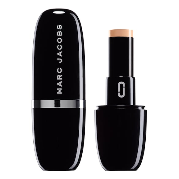 Accomplice Concealer and Touch-up Stick - Korektor w sztyfcie, MARC JACOBS BEAUTY