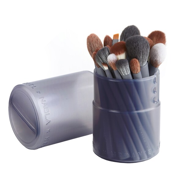 NABLA X MRDANIEL Signature Brush Set - Set 25 pennelli occhi, viso e labbra, NABLA