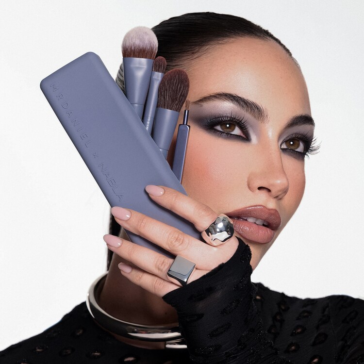 NABLA X MRDANIEL Brush Clutch - Set 4 pennelli occhi, viso e labbra