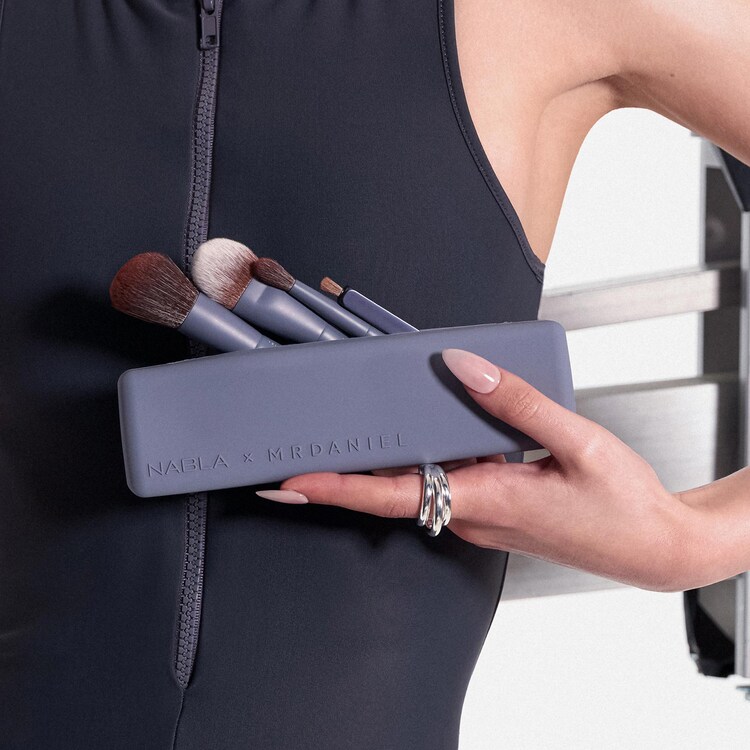 NABLA X MRDANIEL Brush Clutch - Set 4 pennelli occhi, viso e labbra