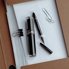 True Signature x Beyond Bold &ndash; &Ouml;gonmakeup-kit