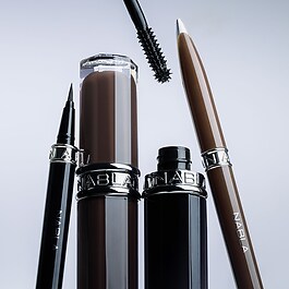 True Signature x Beyond Bold - Cofanetto make-up occhi