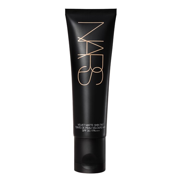 Velvet Matte Skin Tint SPF 30/PA+++ - Creme corado, Nars