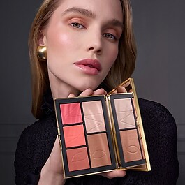 Pure Luxury Light Reflecting™ Cheek & Eye Palette - Palette til øjne og kinder
