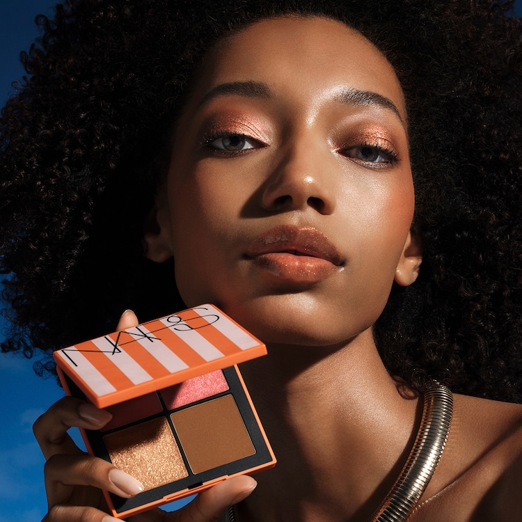 Hot Escape Cheek Palette III- Allık Paleti