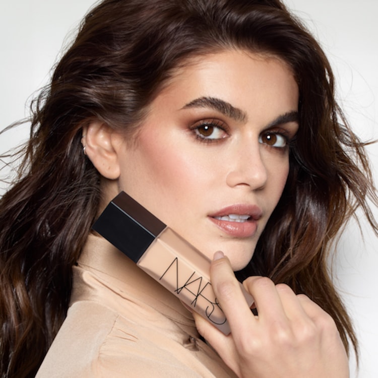 Natural Matte Longwear Foundation - Fond de teint mat longue durée