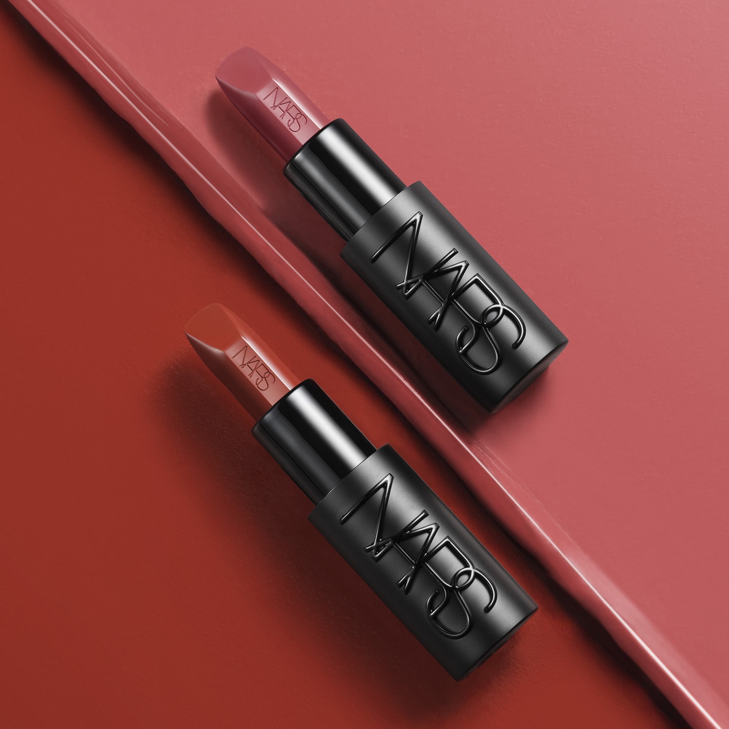 Explicit Lipstick - Saten Bitişli Uzun Süre Kalıcı Ruj | NARS