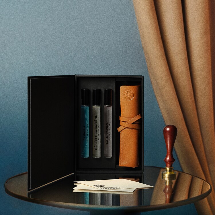 Le Coffret Les Bois – Coffret vaporisateurs de voyage et pochette en cuir