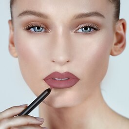 Legendary Longwear Lip Liner - L&aacute;pis de l&aacute;bios