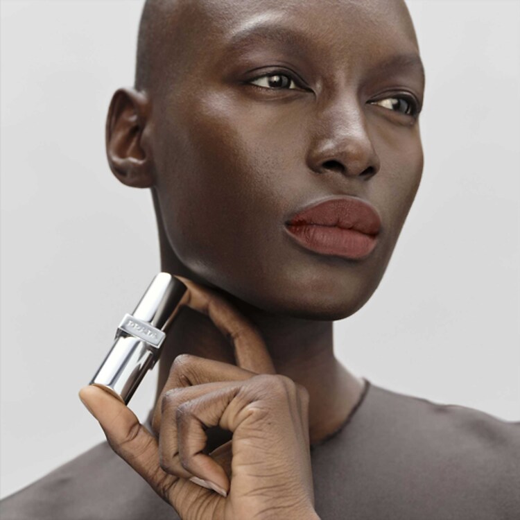 Prada Monochrome - Recharge rouge à Lèvres Soft Matte Confort et Longue Tenue