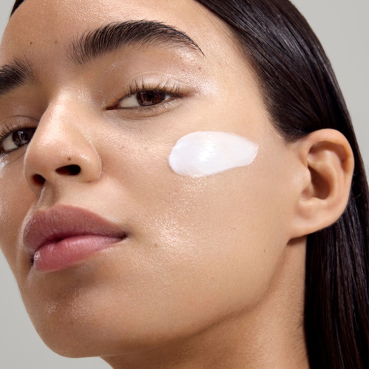 V.I.P. Glow - Base de teint lumière, Hydratation Intense