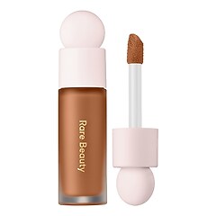 Liquid Touch - Brightening Concealer f&uuml;r ebenm&auml;&szlig;igen Teint, RARE BEAUTY