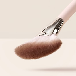 Warm Wishes Angled Powder Brush - Pinceau biseaut&eacute; pour poudre