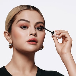 Perfect Strokes Universal  Voluminizing Mascara - Mini objemová řasenka