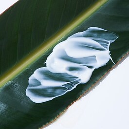 REN CLEAN SKINCARE Evercalm Gentle Cleansing Milk - Temizleme Sütü