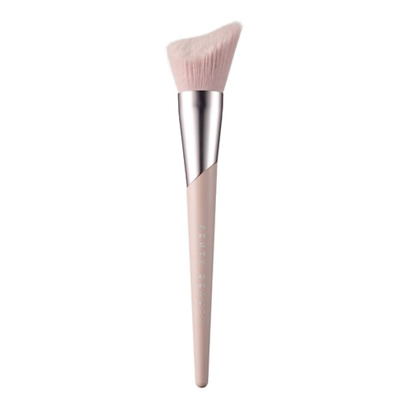 Cheek-Hugging Bronzer Brush - Pędzel do bronzera, FENTY BEAUTY