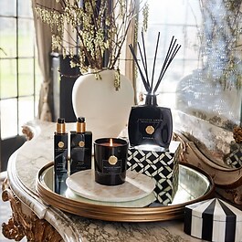 Private Collection - Precious Amber Baume Mains