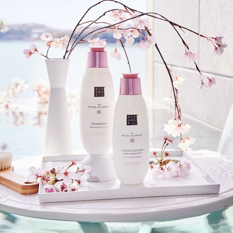 The Ritual of Sakura - Sampon hranitor pentru par