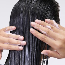 Apr&egrave;s-shampooing repulpant et hydratant 72h* - Tratamiento hidratante