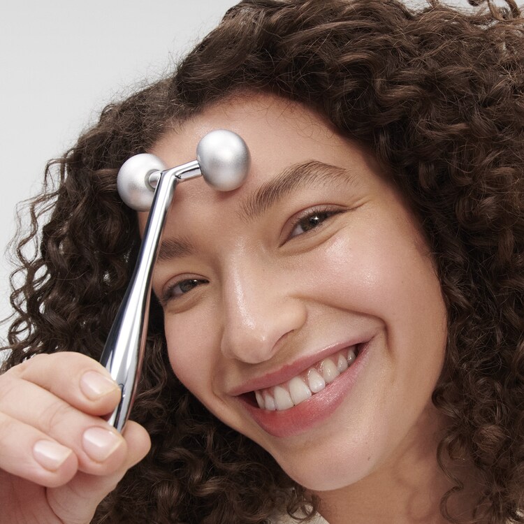 Dual-Headed Facial Roller - Face & neck