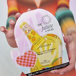 The Future is Yours -  Kit Jolies Mains