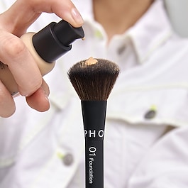 01 Le Pinceau Fond De Teint - Intuitive Anwendung, perfektes Finish