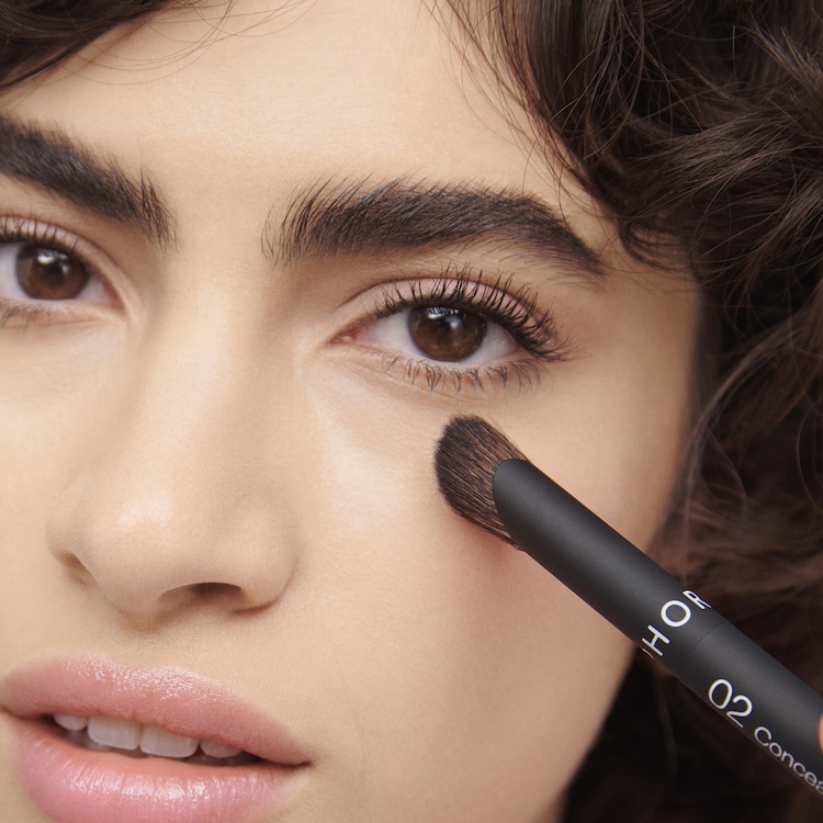 Pennello anti-occhiaie 02 - Intuitivo, finish impeccabile