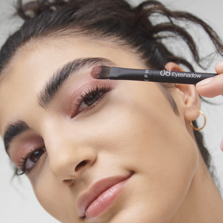 08 Le Pinceau Ombre à Paupières - Application intuitive, fini parfait 
