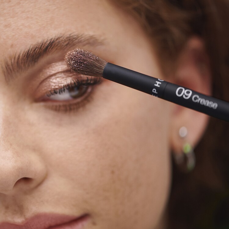 09 Pincel para Hueco de Párpados - Aplicación intuitiva, acabado perfecto