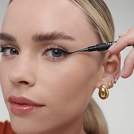 12H Intense Ink Felt Liner - Eyeliner cu varf de fetru ultra-precis si intens
