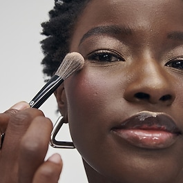 Pinceau Pro Enlumineur #98 - Pudra, krem ve likit aydınlatıcılar için