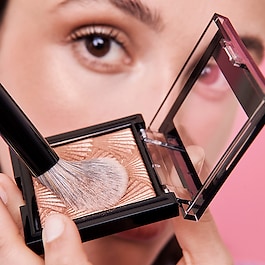 Face shimmering powder Highlighter
