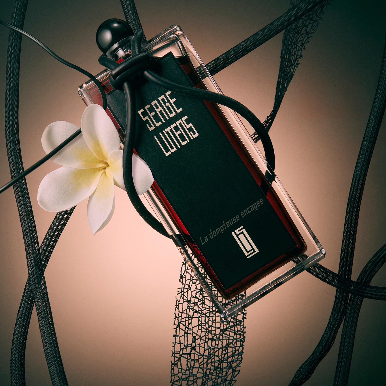 SERGE LUTENS La Dompteuse Encagée 50ml Perfume Review: La Dompteuse Encagée by Serge Lutens – The