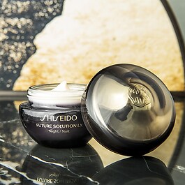 Future Solution LX - Total Regenerating Cream