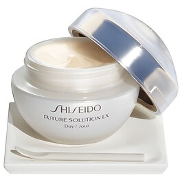 Future Solution LX - Anti-aging Protective Day Cream   SPF20