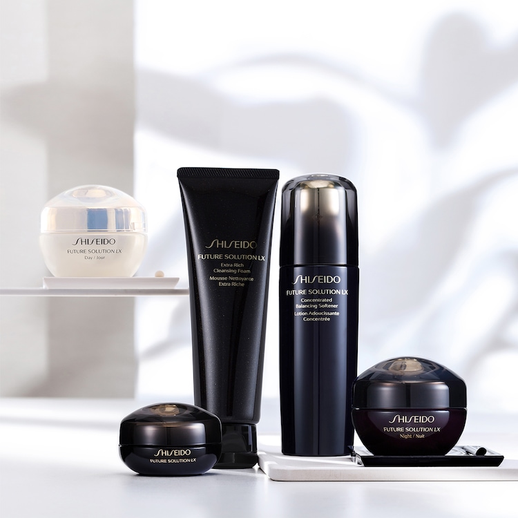 Future Solution LX - Reichhaltige Lotion für weiche Haut